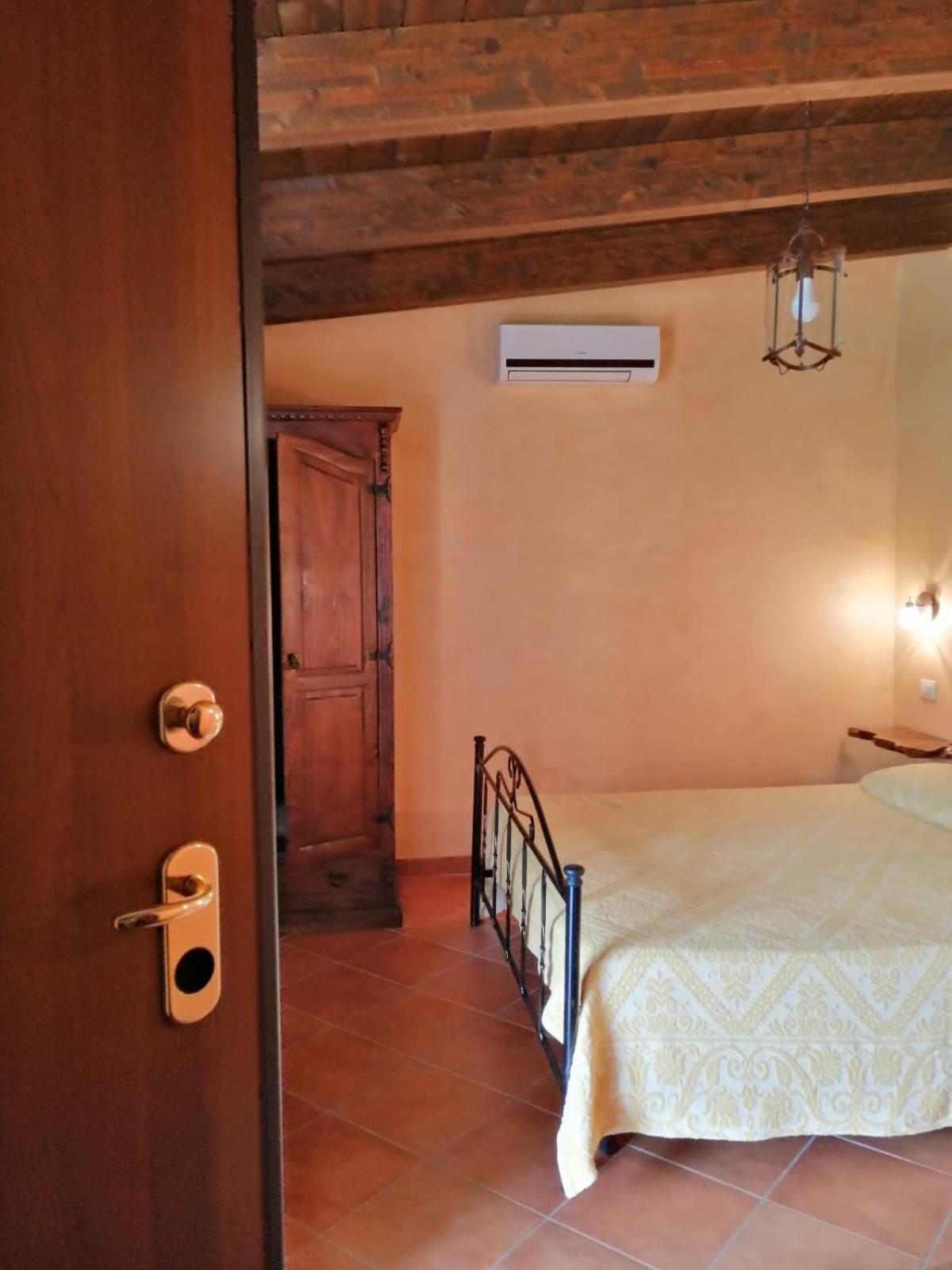 S'Alzolitta Hotel Magomadas Bagian luar foto